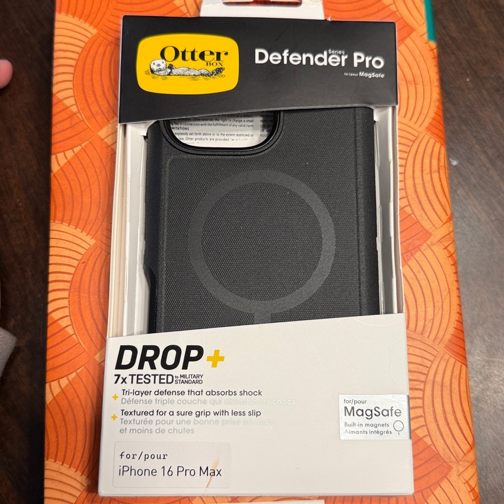 OtterBox Defender Pro Case with MagSafe Compatibility